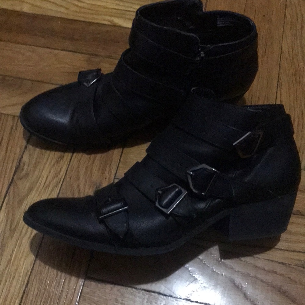 Sam & Libby black buckle bootie with low heel